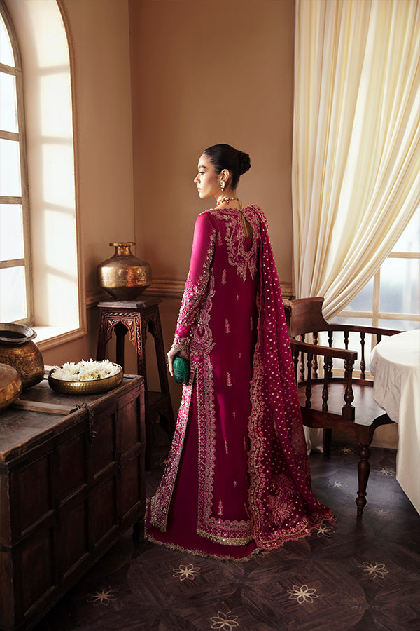 Raizel Soraya: A Dazzling Dark Fuchsia Ensemble